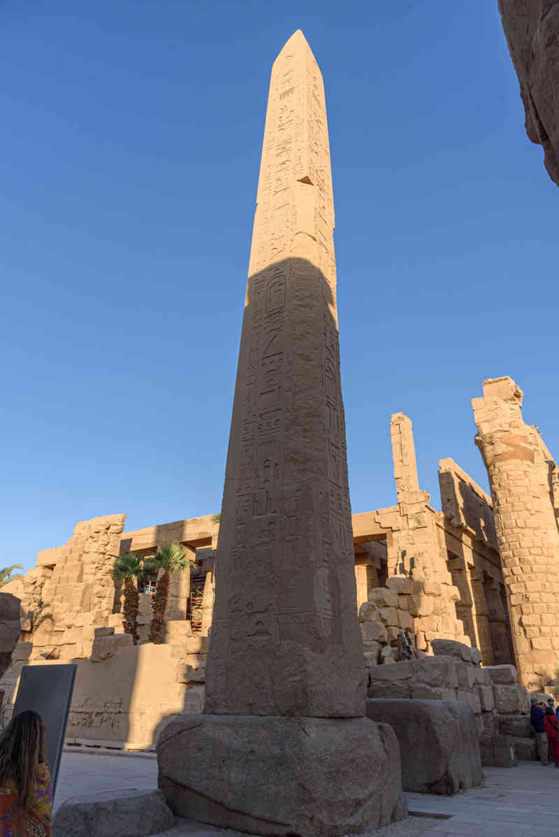Egipto 070 - Luxor - Templo de Karnak - Obelisco.jpg